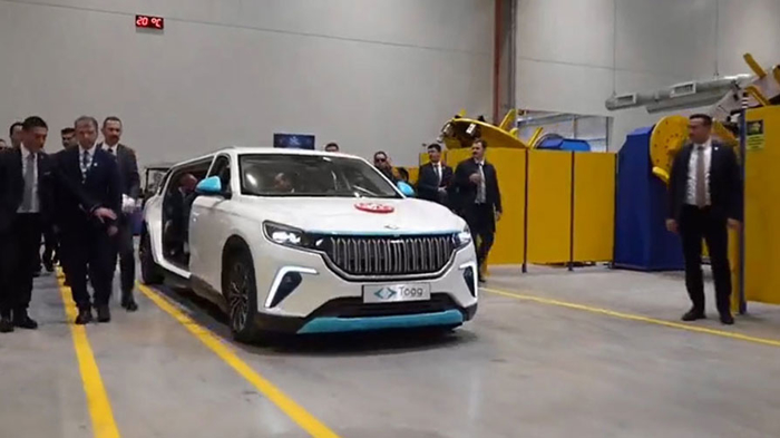 Kale gibi Togg: Cumhurbaşkanı Erdoğan özel üretim araçla geldi 4 togg2 281020259f0f8837