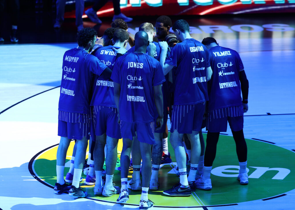 1763543680 Anadolu Efes 2