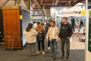 1764240855 OZI03820 2