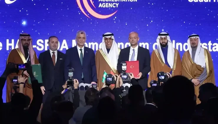 11. Dünya Helal Zirvesi İstanbul’da başladı