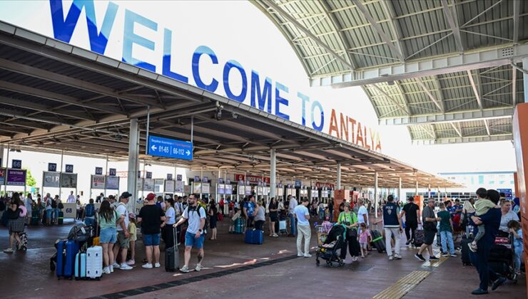 İngilizler Antalya’ya akın ediyor