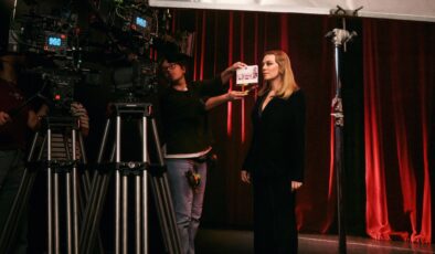 Kırmızı ışık ile ‘Şiddete Dur’ çağrısı