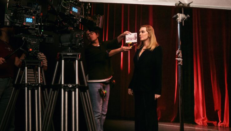 Kırmızı ışık ile ‘Şiddete Dur’ çağrısı