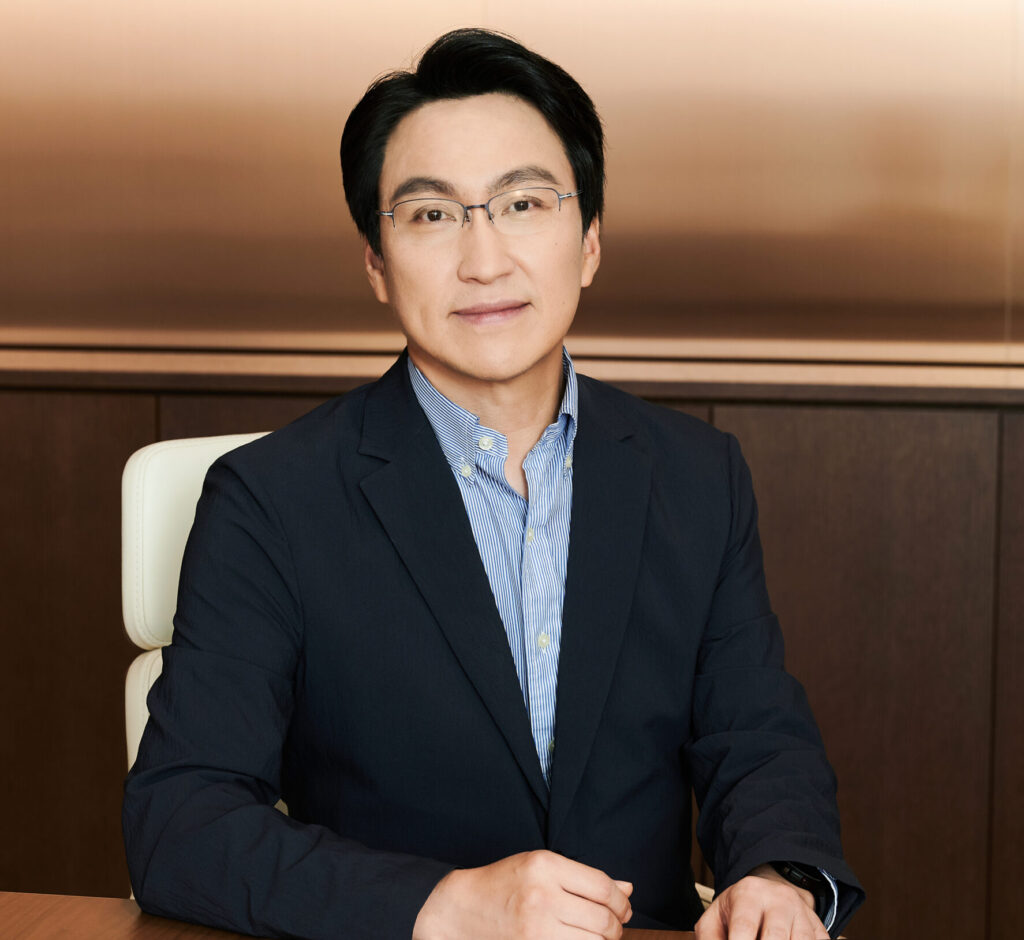 1765449938 Janghyun Yoon scaled e1765523009191