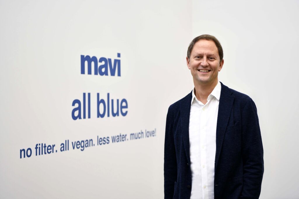 Mavi, küresel sürdürülebilirlik liderleri arasında 3 1766992358 MAV C NEYT YAVUZ1 ALL BLUE retouch