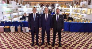 23uncu Uluslararasi Ev Esyalari Zirvesi Soldan saga Talha Ozger Tayfun Kilic Burak Onder