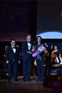 İş dünyası alzheimer için sahneye çıktı 3 WhatsApp Image 2025 12 12 at 16.37.12