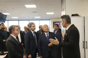 Kırgızistan Enerji Bakanı’ndan İhlas Holding’e ziyaret: İhlas’ın yatırımı güven veriyor 7 kirgizistan enerji bakanindan ihlas holdinge ziyaret ihlasin yatirimi guven veriyor 1754905 202512121058 20251212105826 5