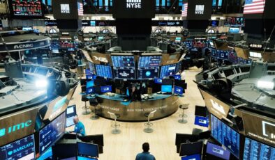 New York borsası FED tutanakları sonrası haftayı temkinli kapatıyor