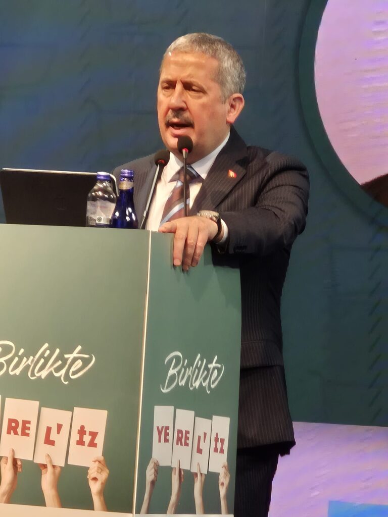 Yerel marketler buluşması İstanbul'da başladı 3 Ticaret Bakan Yardımcısı Mahmut Gürcan