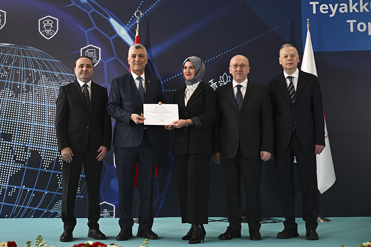 Gümrüklerde devrim: 400 milyar dolarlık ihracat eşiğine teknoloji kalkanı 3 07 09 08 AA 40369596