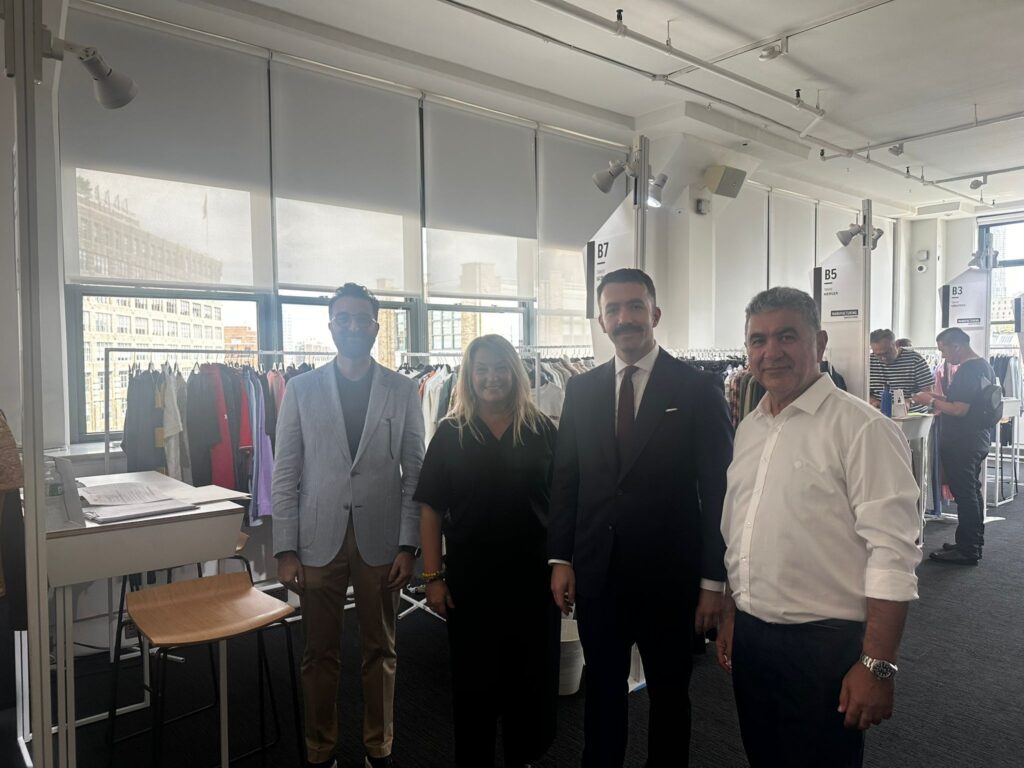 Hazır giyim sektörü ABD’de "Yeni Dönem" kapısını aralıyor 5 1768152988 WhatsApp Image 2026 01 11 at 20.23.23