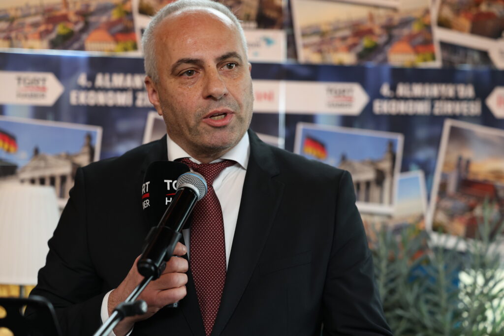 AV. AZIZ SARIYAR.JPG