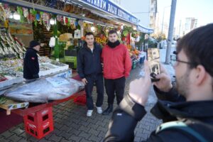 Karadeniz’den çıkan 353 kiloluk Orkinos trafiği kilitledi! 3 AW612157 01