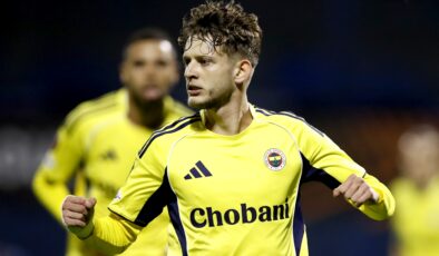 Fenerbahçe’de Sebastian Szymanski resmen Rennes’e transfer oldu