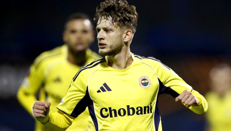 Fenerbahçe’de Sebastian Szymanski resmen Rennes’e transfer oldu