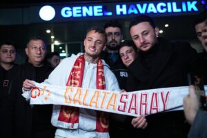 Galatasaray'ın yeni yıldızı Noa Lang İstanbul'da: "Kulübün büyüklüğü ve taraftarın ilgisi beni buraya getirdi" 5 AW626346 07