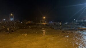 İzmir’den sonra Çanakkale’yi de sel vurdu! Kepez Çayı taştı, sahil yolu ulaşıma kapandı 4 AW630900 01