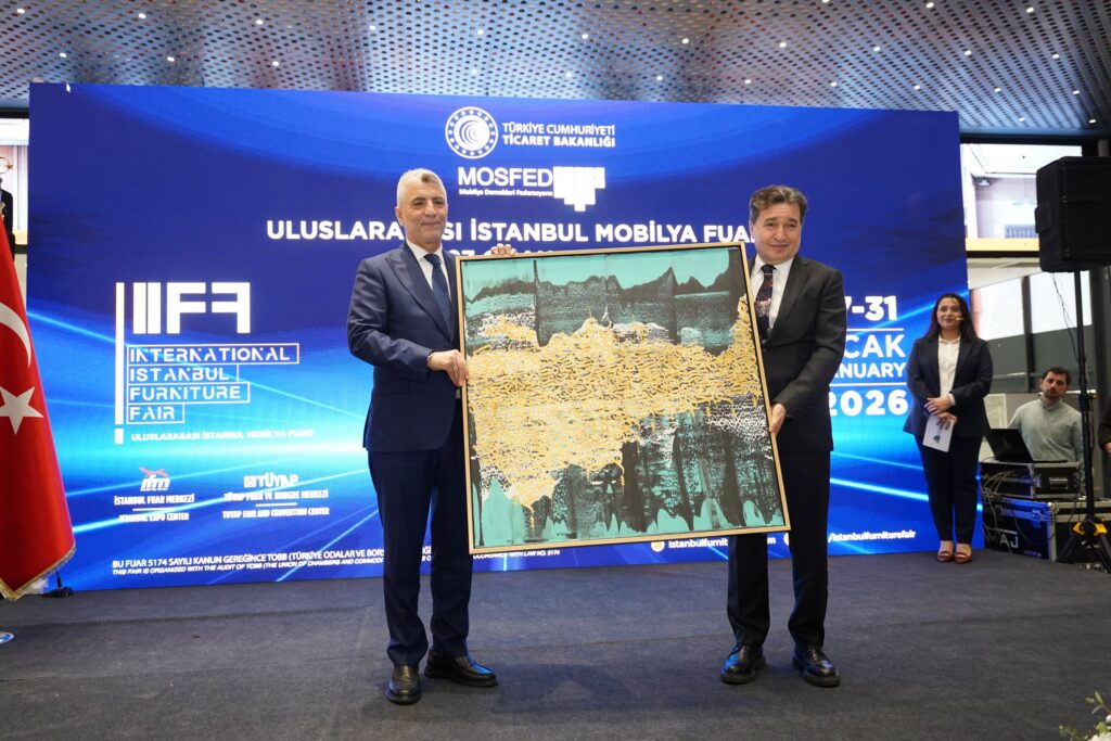 Dünya mobilya sektörü İstanbul’da buluştu 6 IIFF 2026 Ticaret Bakani Prof Dr Omer Bolat ve MOSFED Baskani Ahmet Gulec.jpg