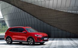 Yeni hibrit SUV Türkiye yollarına çıkıyor