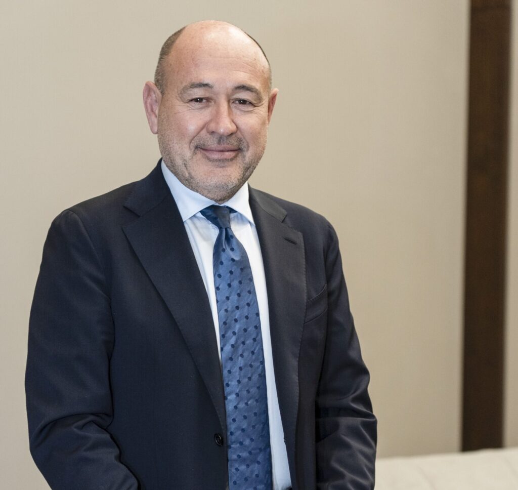 SINAN ONCEL scaled e1768546518103