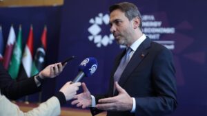 alparslan bayraktaraa 2433726