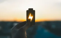 Elektrikli araçlarda ‘Lityum’ devri bitiyor mu? Sodyum-İyon pillerle ucuz otomobil dönemi!