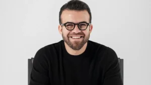 Konutta 'Çifte Rekor'la tarihi zirve: 1.6 milyon satış! Gayrimenkulde 'Cari Açık' tehlikesi başladı 3 konut satisinda tarihi zirve firsati goren alici rekor getirdi 3277597