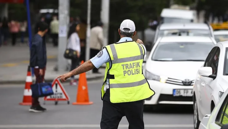 Trafikte araçtan inen 180 bin, polisten kaçan 200 bin TL ödeyecek!