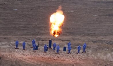 Gökyüzünde “Kurt Kapanı”: Yerli sürü İHA’lar canlı mühimmatla dünya tarihinde bir ilke imza attı!