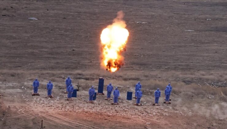 Gökyüzünde “Kurt Kapanı”: Yerli sürü İHA’lar canlı mühimmatla dünya tarihinde bir ilke imza attı!