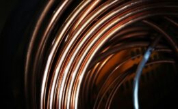 “Kırmızı Altın”da arz kabusu: Bakır fiyatları rekor kırdı, 10 milyon tonluk açık kapıda!