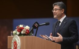 Bakan Yumaklı’dan Berlin’de ‘Marka’ ültimatomu: Raflarda figüran olmayın, Avrupa’yı kuşatın!