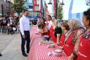 3512998 0d5621ff46cbcb07e37825a5ed7e131b