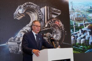 Otomotiv dünyasında çeyrek asırlık yolculuk 3 Messe Frankfurt Mobilite Lojistik Baskan Yardimcisi ve Automechanika Marka Muduru Michael Johannes