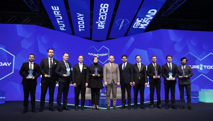 İş dünyası liderleri ve gençler aynı çatıda buluştu