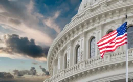 Trump’ın “Zafer” imzası: ABD’de 4 günlük kaos bitti, hükümet kepenkleri açtı!