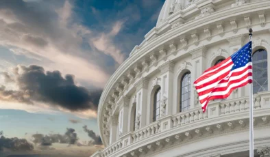 Trump’ın “Zafer” imzası: ABD’de 4 günlük kaos bitti, hükümet kepenkleri açtı!