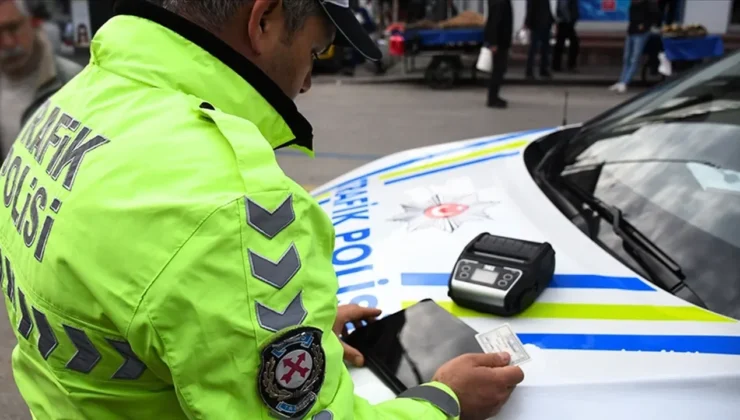 Trafikte hata yapan yandı yeni kanunla rekor cezalar bugünden itibaren devrede