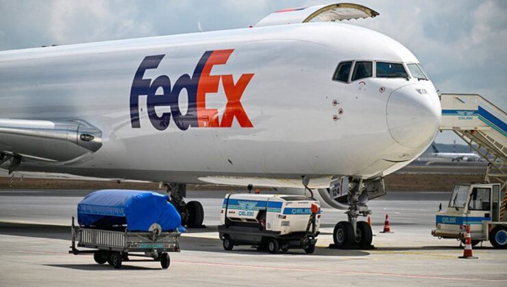 Kargo devi FedEx hukuksuz bulduğu gümrük vergileri için ABD hükümetine savaş açtı