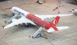 gokyuzune 500 ucakla imza atti govdesinde 100 bin thy calisaninin fotografi var 1770482 202602122346 20260212234639 1