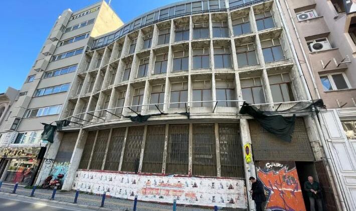 İzmir’in tarihi banka binası otele dönüşüyor