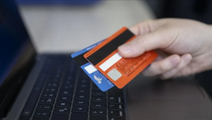 Türk halkı ocak ayında kartlı harcamalarda 2 trilyon lira barajını yıktı geçti