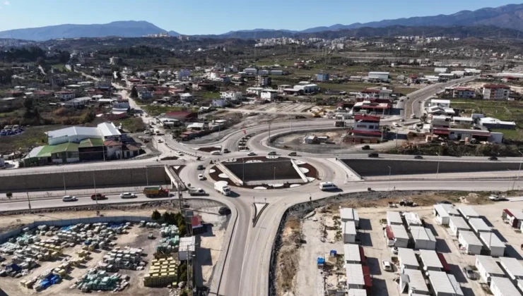 Hatay trafiğine nefes aldıracak dev adım 3. Çevre yolu projesinde ilk asfalt döküldü