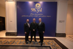 soldansaga prof dr ahmet kasim han tedu mutevelli heyet baskan yardimcisi cem yilmaz ted genel baskani selcuk pehlivanoglu