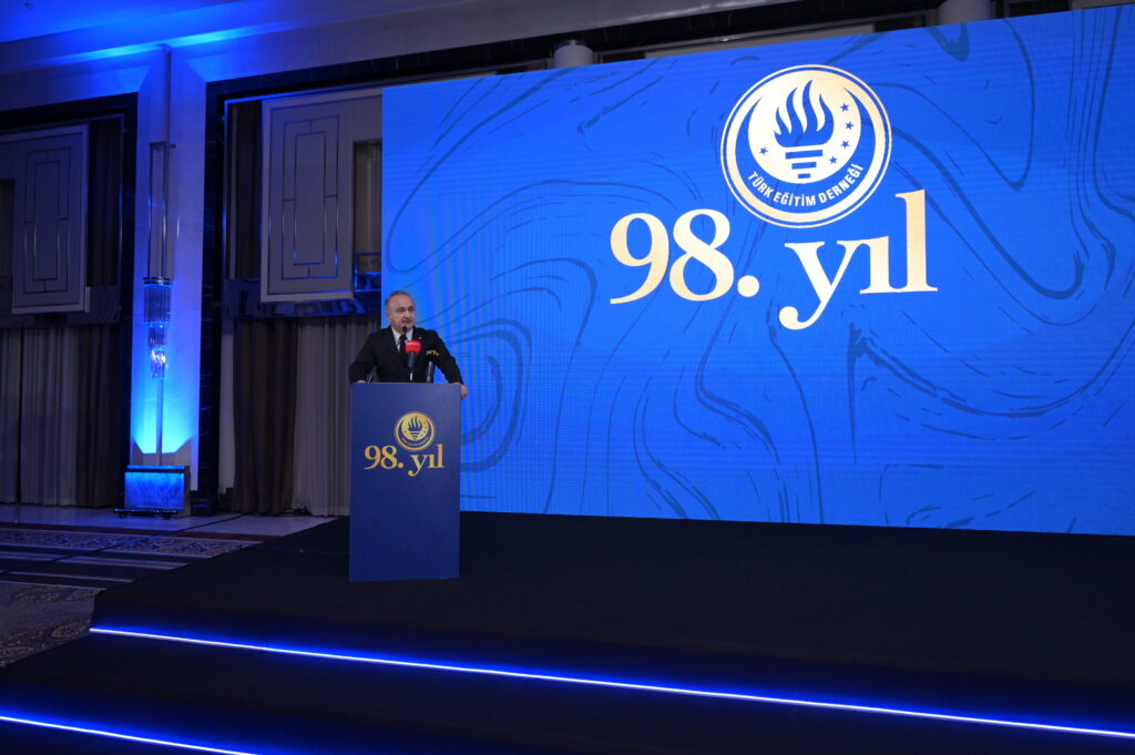 Yarınları taşıyan 98 yıllık eğitim meşalesi 3 ted genel baskani selcuk pehlivanoglu 2 1