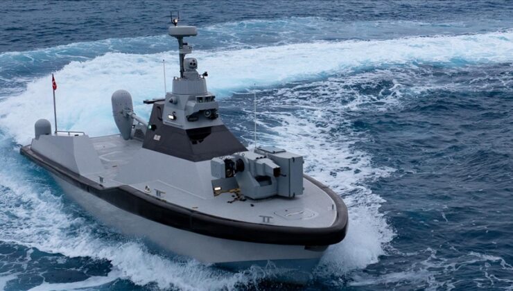 Türkiye’nin ilk insansız deniz aracı yerli silahıyla göreve başladı