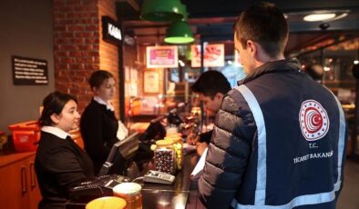 Servis ücretini menü fiyatına ekleyen işletmeye bakanlık denetimi