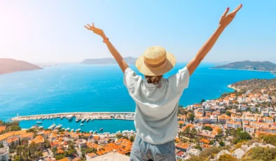 Turizmde rekor yıl: Gelir 65.2 milyar dolara ulaştı