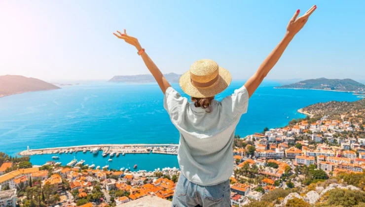 Turizmde rekor yıl: Gelir 65.2 milyar dolara ulaştı